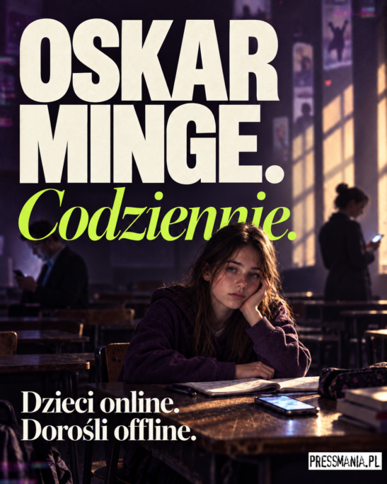 Okładka felietonu „Dzieci online. Dorośli offline”: dziecko siedzi przy szkolnej ławce z telefonem.